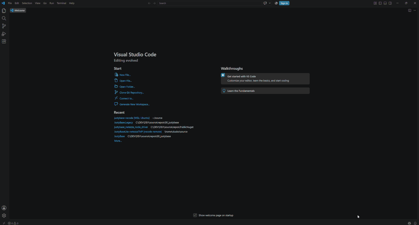 Connecting to a supported database and opening the JustyBase workspace